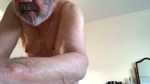 erasmus_d online show from 02/04/26, 09:15