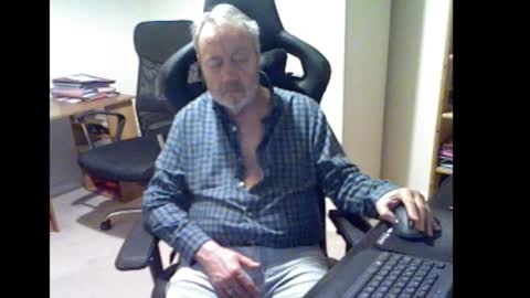 erasmus_d online show from 02/08/26, 05:49