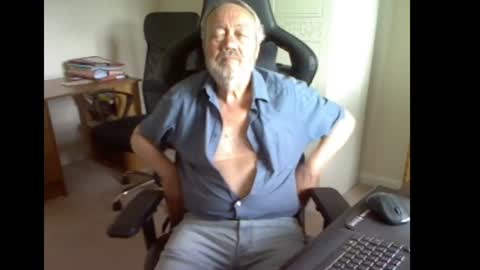 erasmus_d online show from 06/17/26, 04:30