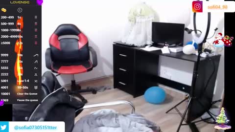 Snapshot of eren_mikasa chatting on 12/06/24, 06:06 sofia online show from 12/06/24, 06:06