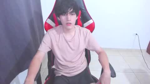 Snapshot of eren_tatakae chatting on 11/10/25, 04:11 eren_tatakae online show from 11/10/25, 04:11