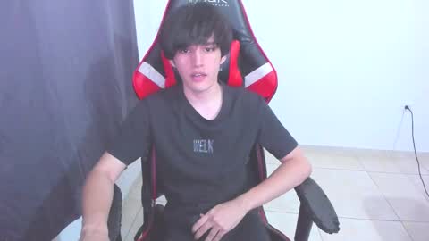 Snapshot of eren_tatakae chatting on 11/11/25, 05:18 eren_tatakae online show from 11/11/25, 05:18