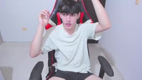 Snapshot of eren_tatakae chatting on 12/05/25, 02:53 eren_tatakae online show from 12/05/25, 02:53