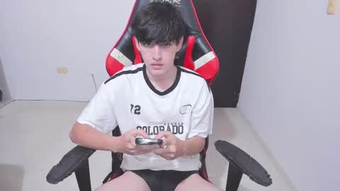 Snapshot of eren_tatakae chatting on 12/20/25, 03:35 eren_tatakae online show from 12/20/25, 03:35