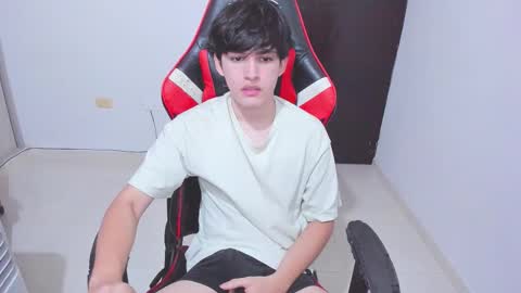 Snapshot of eren_tatakae chatting on 01/09/26, 06:21 eren_tatakae online show from 01/09/26, 06:21