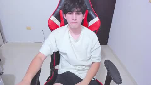 Snapshot of eren_tatakae chatting on 01/13/26, 02:28 eren_tatakae online show from 01/13/26, 02:28