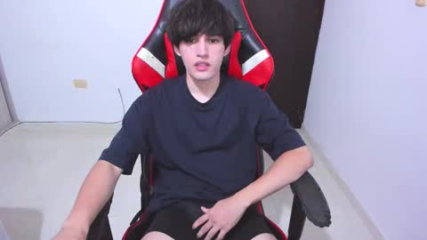 Snapshot of eren_tatakae chatting on 02/19/26, 01:56 eren_tatakae online show from 02/19/26, 01:56