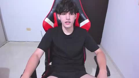 Snapshot of eren_tatakae chatting on 03/10/26, 01:54 eren_tatakae online show from 03/10/26, 01:54