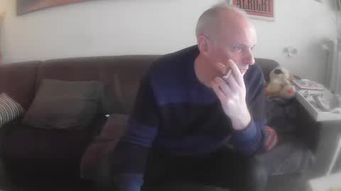 Snapshot of eric204 chatting on 02/02/25, 07:52 Eric online show from 02/02/25, 07:52