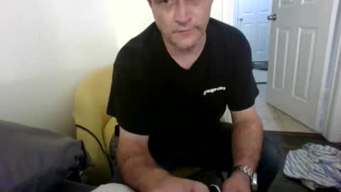 Snapshot of eric4698523103 chatting on 06/04/26, 11:49 eric4698523103 online show from 06/04/26, 11:49