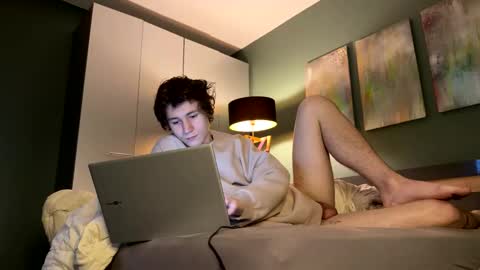 Snapshot of eric_carrotman chatting on 10/25/25, 02:02 Eric Carrotman online show from 10/25/25, 02:02