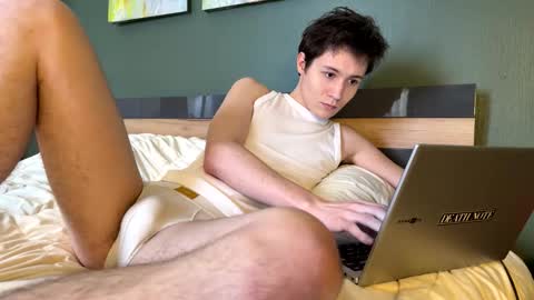 Snapshot of eric_carrotman chatting on 03/25/26, 02:23 Eric Carrotman online show from 03/25/26, 02:23