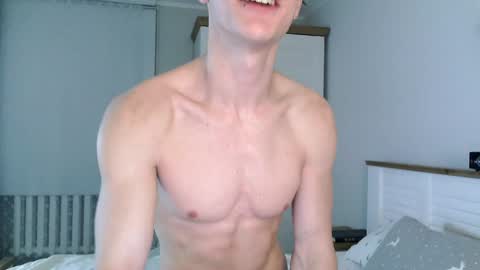 Snapshot of eric_crush chatting on 12/02/24, 03:47 Eric Crush online show from 12/02/24, 03:47