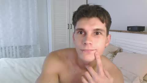 Snapshot of eric_crush chatting on 09/10/25, 04:01 Eric Crush online show from 09/10/25, 04:01