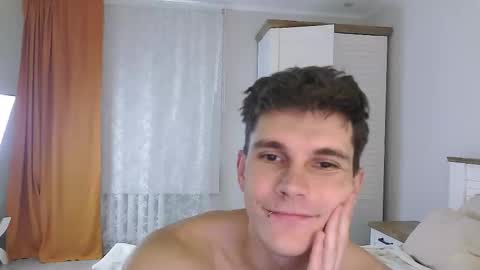 Snapshot of eric_crush chatting on 09/23/25, 04:15 Eric Crush online show from 09/23/25, 04:15