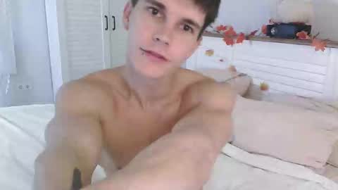 Snapshot of eric_crush chatting on 10/07/25, 04:09 Eric Crush online show from 10/07/25, 04:09