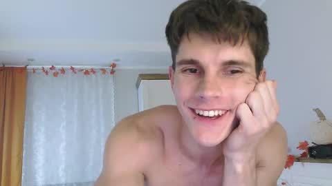 Snapshot of eric_crush chatting on 10/08/25, 04:21 Eric Crush online show from 10/08/25, 04:21