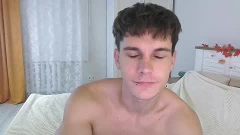 Snapshot of eric_crush chatting on 10/19/25, 06:14 Eric Crush online show from 10/19/25, 06:14