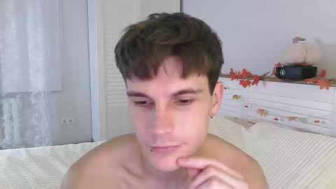 Snapshot of eric_crush chatting on 10/21/25, 04:13 Eric Crush online show from 10/21/25, 04:13