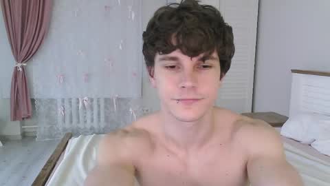 Eric Crush online show from 05/02/26, 04:17