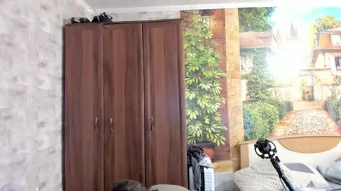 Eric online show from 10/17/25, 08:06