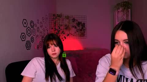 Snapshot of erica_murray chatting on 11/25/25, 01:00 erica_murray online show from 11/25/25, 01:00