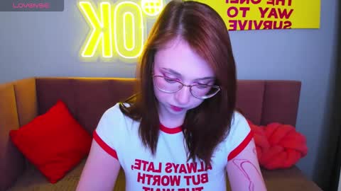 Snapshot of erica_nelson chatting on 11/28/25, 01:19 Erica 3 online show from 11/28/25, 01:19