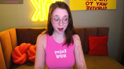 Snapshot of erica_nelson chatting on 01/17/26, 01:32 Erica 3 online show from 01/17/26, 01:32