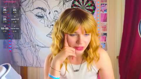 Snapshot of erica_winterr chatting on 09/19/25, 04:25 Erica Winterr online show from 09/19/25, 04:25