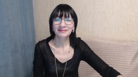 ericablack8 online show from 12/04/25, 12:03