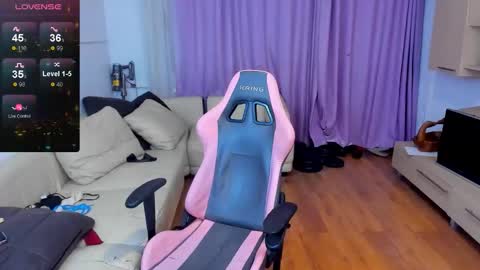 Erika online show from 11/04/25, 03:27