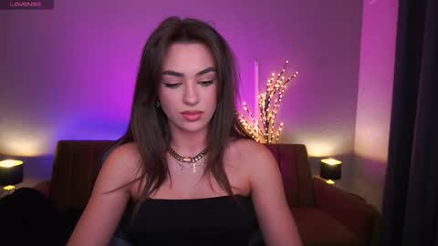 Erica online show from 11/06/25, 02:18