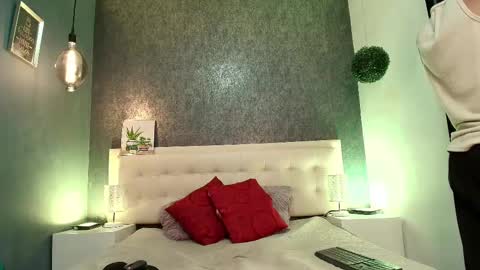   online show from 03/05/25, 03:40