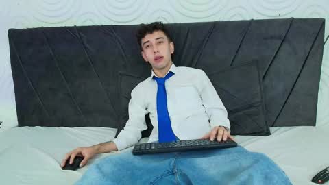 Snapshot of erickblaze_wm chatting on 02/01/25, 01:09 Erick online show from 02/01/25, 01:09