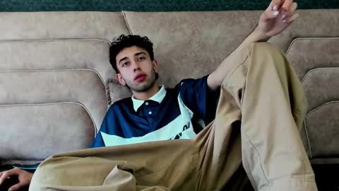 Snapshot of erickblaze_wm chatting on 02/06/25, 12:59 Erick online show from 02/06/25, 12:59