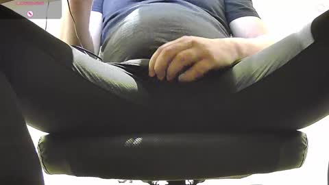 Snapshot of ericric49 chatting on 12/16/25, 08:08 ericric49 online show from 12/16/25, 08:08