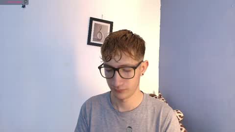 Snapshot of erik_golden_ chatting on 05/02/26, 08:25 I am Erik online show from 05/02/26, 08:25