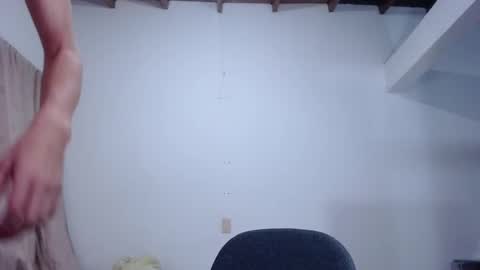 Snapshot of erik_rodriguez chatting on 01/21/25, 01:08 Erik rodriguez online show from 01/21/25, 01:08