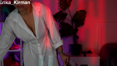 Erika      online show from 05/10/26, 10:09