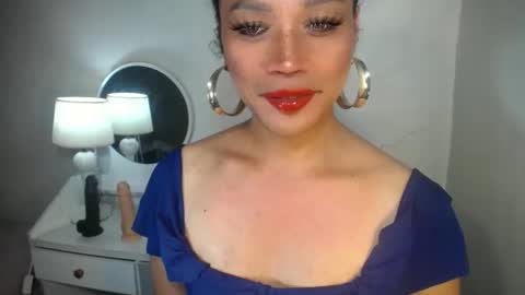 Snapshot of erika_madrigal chatting on 09/17/25, 07:10 erika_madrigal online show from 09/17/25, 07:10