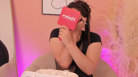 Erika Mendez online show from 01/09/25, 08:33