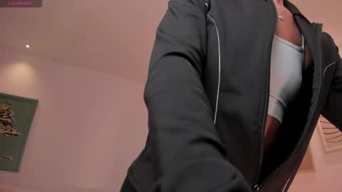 Erika Benz online show from 10/26/25, 12:00