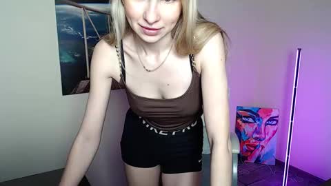 Erika online show from 05/22/26, 01:17
