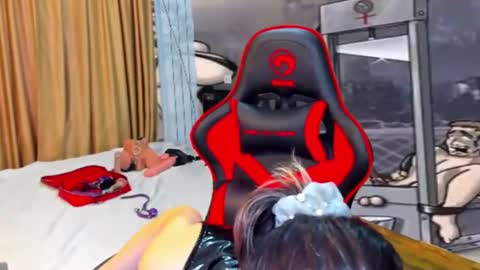 erikalorren online show from 12/12/24, 09:48