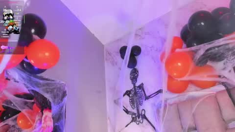 Erika  online show from 10/09/25, 08:29