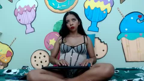 erika online show from 05/10/26, 05:51