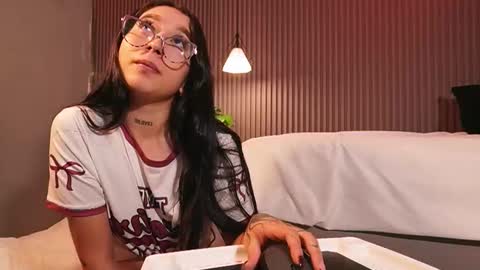 Snapshot of eriklein chatting on 03/04/26, 08:37 Eri online show from 03/04/26, 08:37