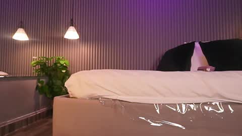 Snapshot of eriklein chatting on 04/01/26, 07:33 Eri online show from 04/01/26, 07:33