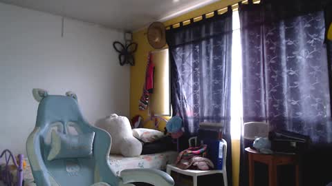 Snapshot of erina_1 chatting on 02/09/25, 04:50 erina_1 online show from 02/09/25, 04:50