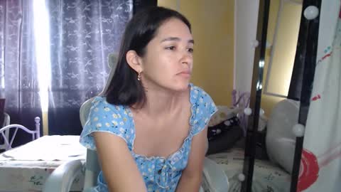 Snapshot of erina_1 chatting on 11/14/25, 04:49 erina_1 online show from 11/14/25, 04:49